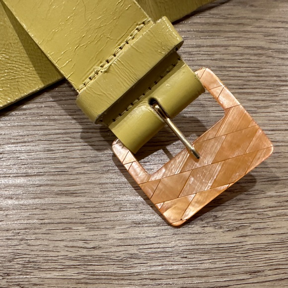 Vintage Simon Chang Yellow Leather Belt with Shell Buckle - Picture 2 of 4